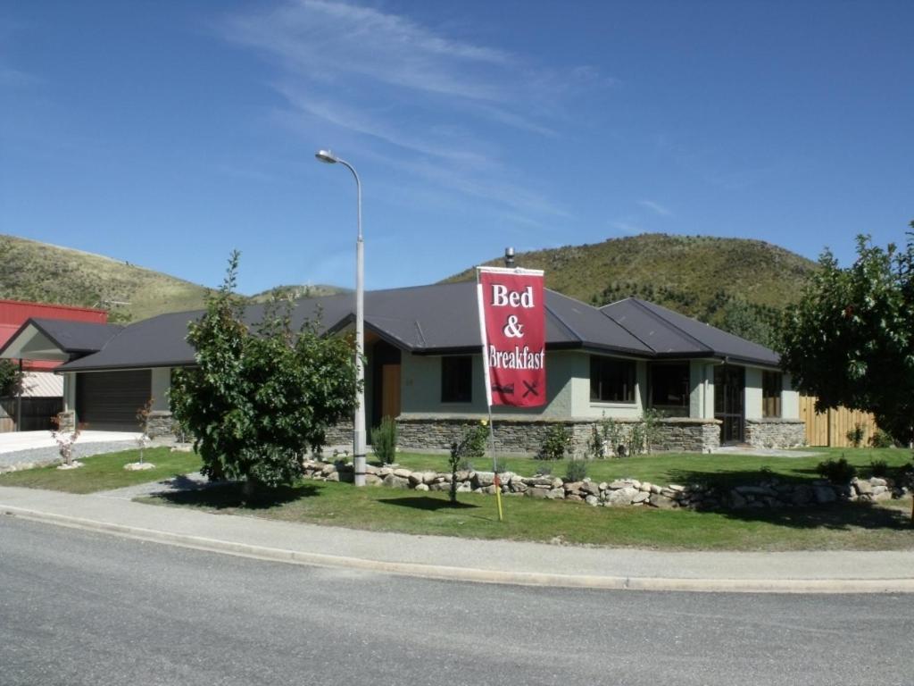 Bigsky Bed And Breakfast Омарама Екстериор снимка